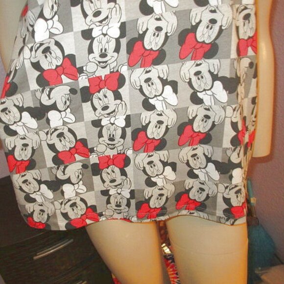 Disney Moody Minnie Mouse Ringer T-Shirt M Oversized V-Neck Short Sleeves NWT - Picture 3 of 10